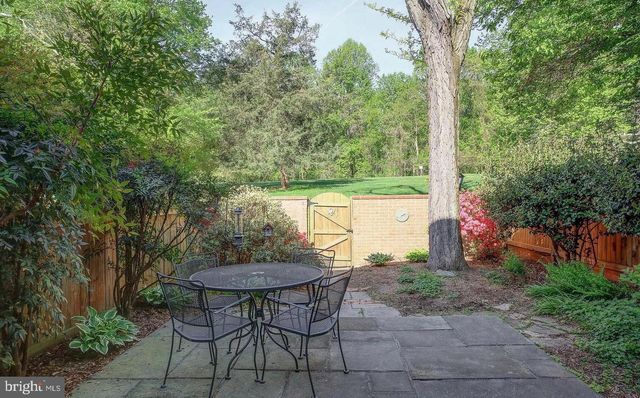 3124 BARNARD CT, Fairfax, VA 22031