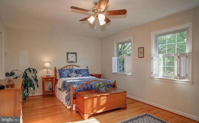 3124 BARNARD CT, Fairfax, VA 22031