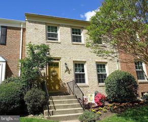 3124 BARNARD CT, Fairfax, VA 22031