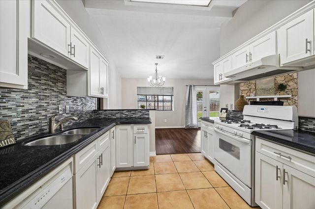 3803 Loft Forest Court, Kingwood, TX 77339