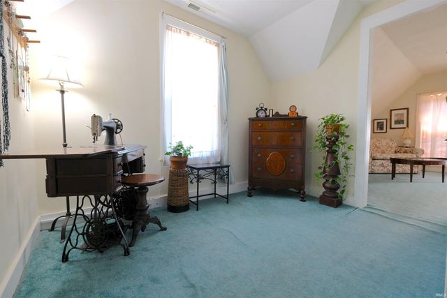 621 W Oak Street, Ellettsville, IN 47429