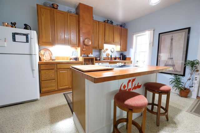 621 W Oak Street, Ellettsville, IN 47429