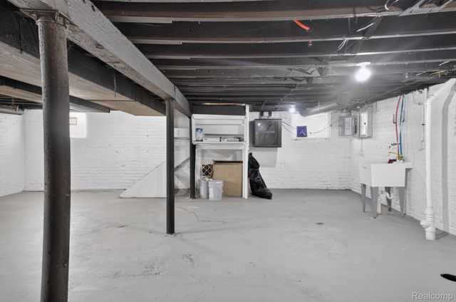 446 King Street, Detroit, MI 48202