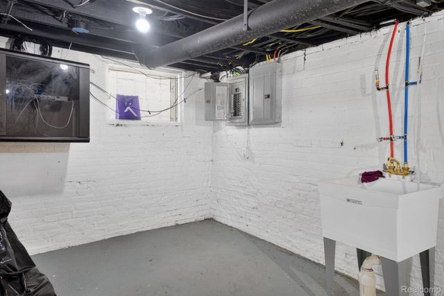 446 King Street, Detroit, MI 48202