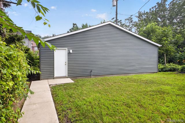 446 King Street, Detroit, MI 48202
