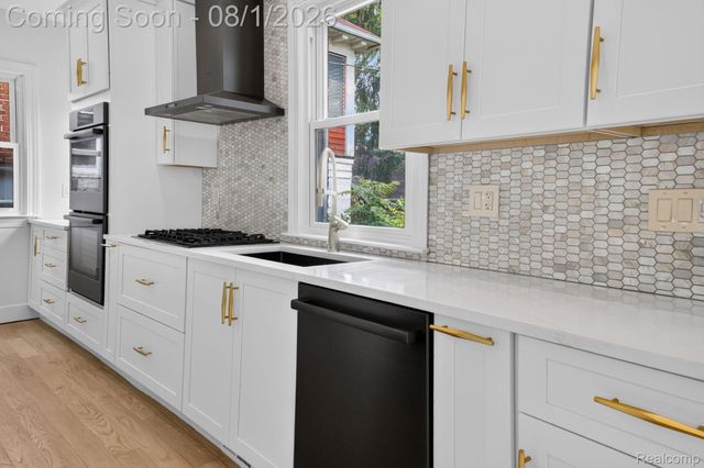 446 King Street, Detroit, MI 48202