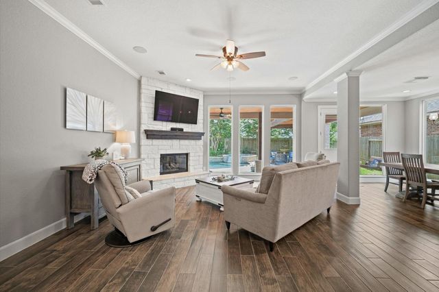 9507 Empress Crossing Drive, Spring, TX 77379
