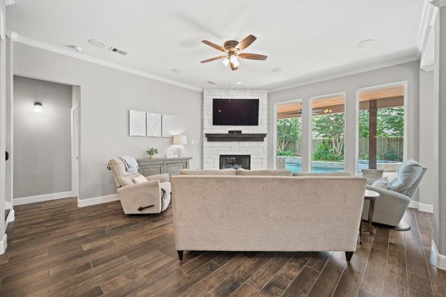 9507 Empress Crossing Drive, Spring, TX 77379