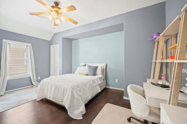 9507 Empress Crossing Drive, Spring, TX 77379