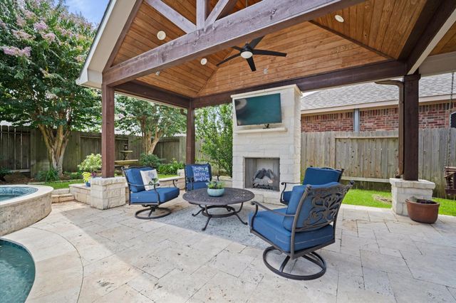 9507 Empress Crossing Drive, Spring, TX 77379