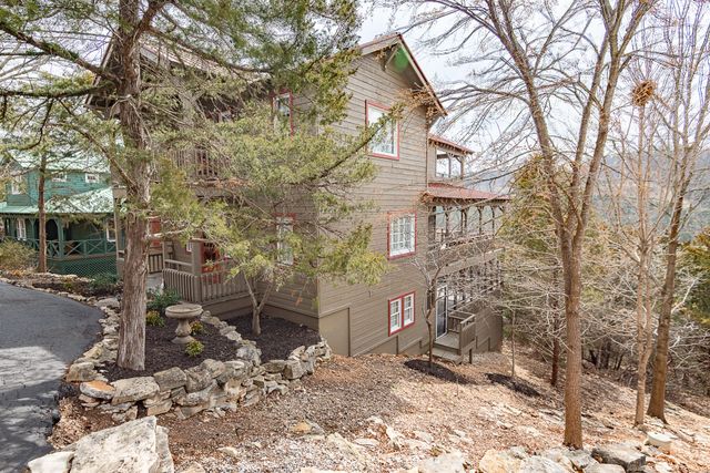 264 Crooked Lane, Blue Eye, MO 65611