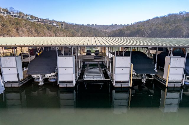 264 Crooked Lane, Blue Eye, MO 65611