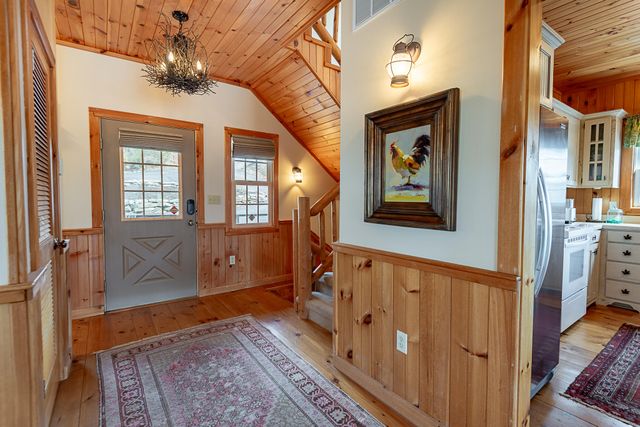 264 Crooked Lane, Blue Eye, MO 65611