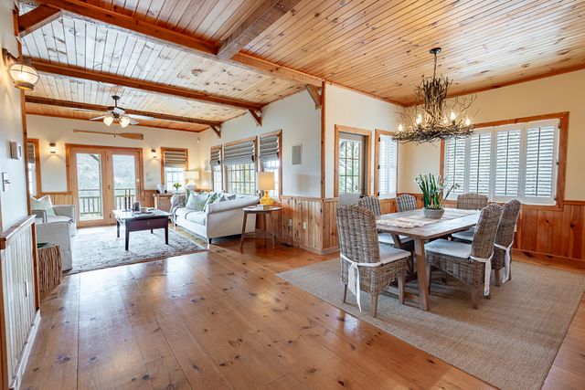 264 Crooked Lane, Blue Eye, MO 65611