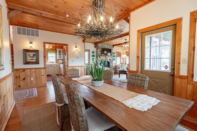 264 Crooked Lane, Blue Eye, MO 65611