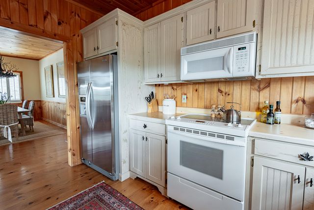 264 Crooked Lane, Blue Eye, MO 65611