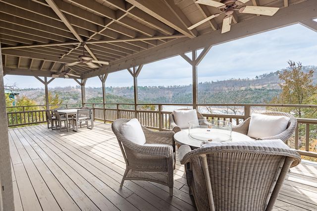 264 Crooked Lane, Blue Eye, MO 65611