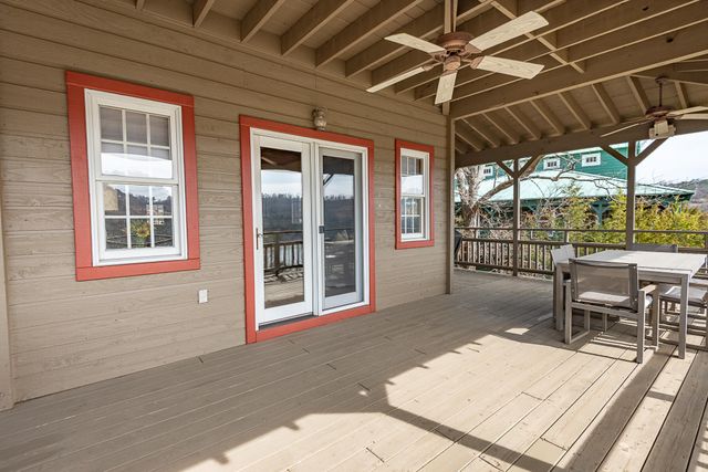 264 Crooked Lane, Blue Eye, MO 65611