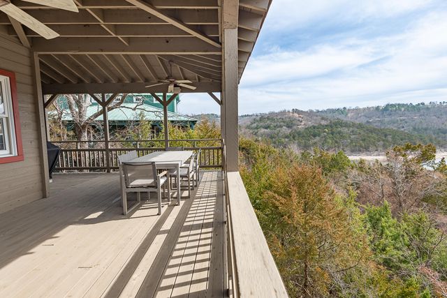 264 Crooked Lane, Blue Eye, MO 65611