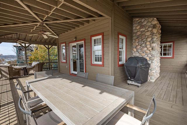 264 Crooked Lane, Blue Eye, MO 65611