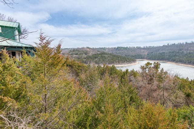 264 Crooked Lane, Blue Eye, MO 65611