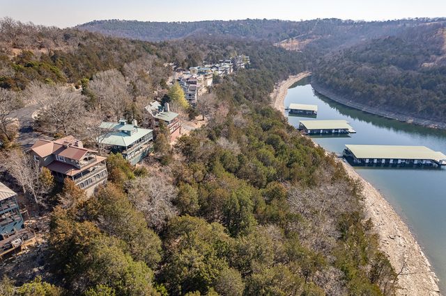 264 Crooked Lane, Blue Eye, MO 65611