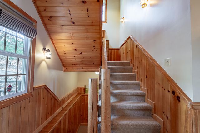 264 Crooked Lane, Blue Eye, MO 65611