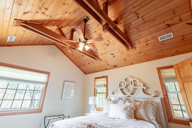 264 Crooked Lane, Blue Eye, MO 65611