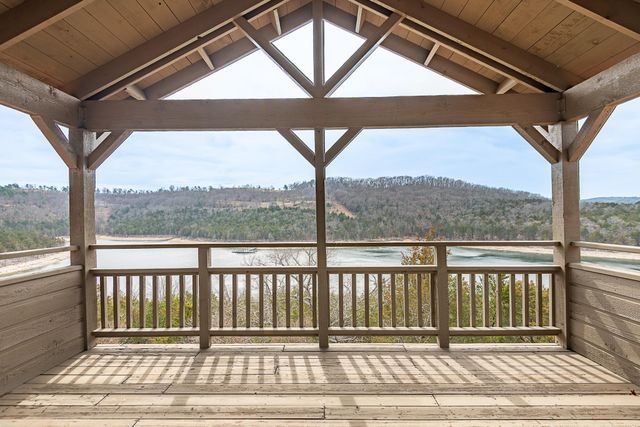 264 Crooked Lane, Blue Eye, MO 65611