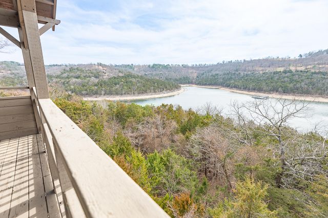 264 Crooked Lane, Blue Eye, MO 65611