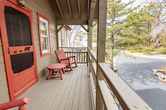 264 Crooked Lane, Blue Eye, MO 65611