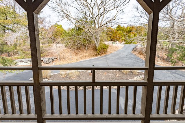 264 Crooked Lane, Blue Eye, MO 65611