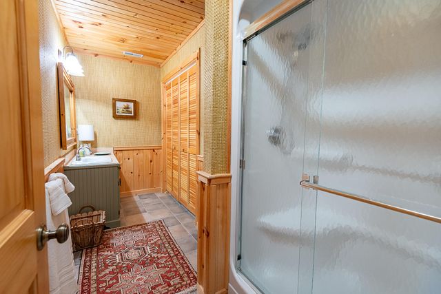 264 Crooked Lane, Blue Eye, MO 65611