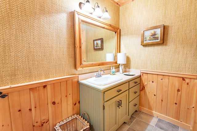 264 Crooked Lane, Blue Eye, MO 65611