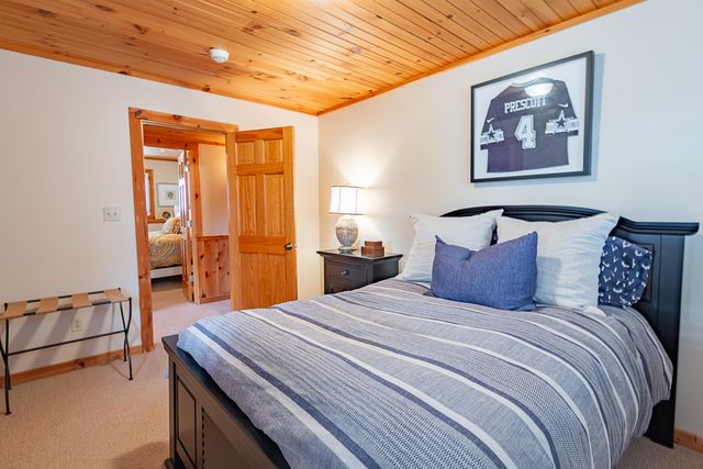 264 Crooked Lane, Blue Eye, MO 65611