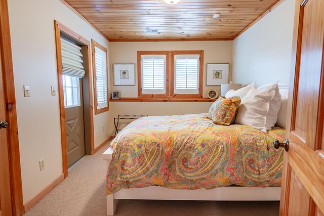 264 Crooked Lane, Blue Eye, MO 65611