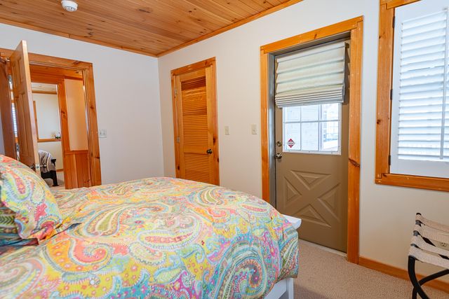 264 Crooked Lane, Blue Eye, MO 65611