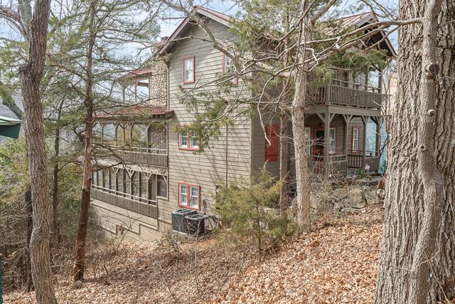 264 Crooked Lane, Blue Eye, MO 65611