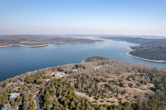 264 Crooked Lane, Blue Eye, MO 65611