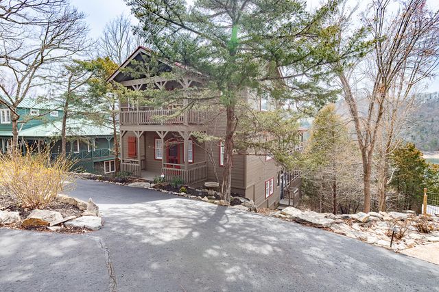 264 Crooked Lane, Blue Eye, MO 65611