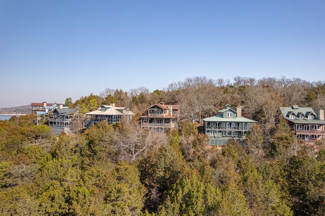 264 Crooked Lane, Blue Eye, MO 65611