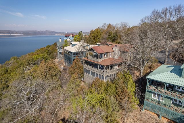 264 Crooked Lane, Blue Eye, MO 65611