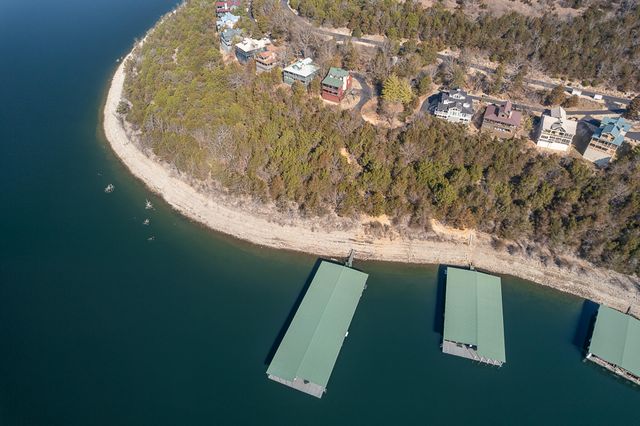 264 Crooked Lane, Blue Eye, MO 65611