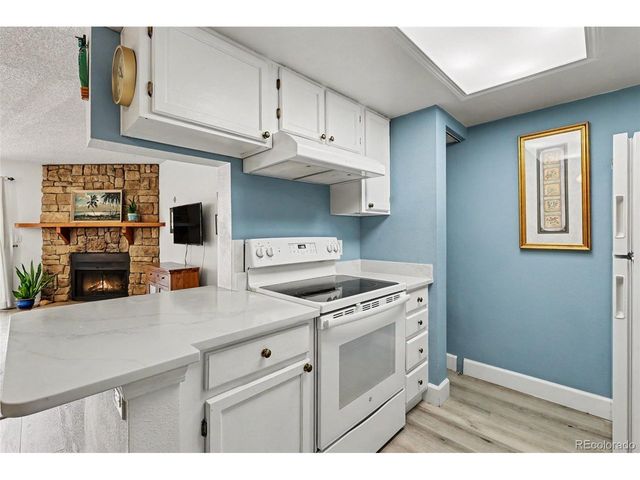 8335 Fairmount Dr 10-201, Denver, CO 80247