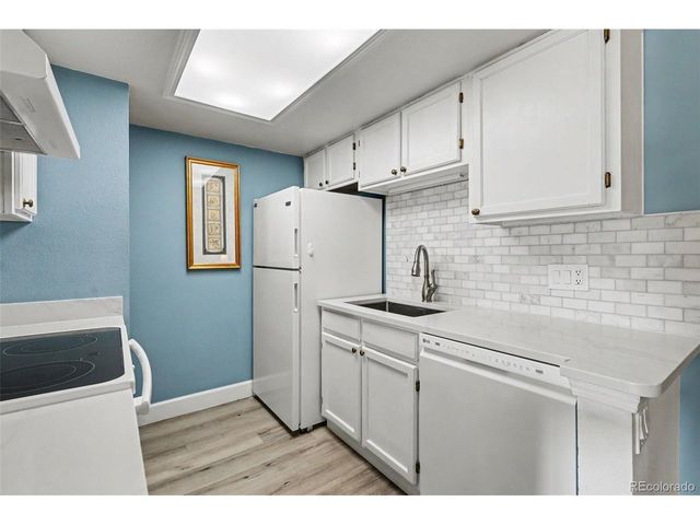8335 Fairmount Dr 10-201, Denver, CO 80247