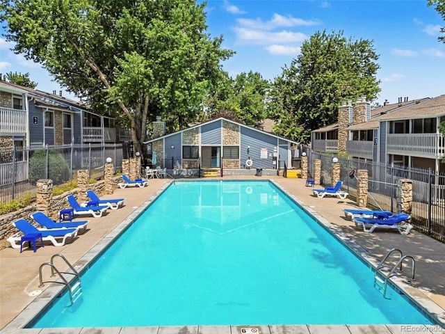 8335 Fairmount Dr 10-201, Denver, CO 80247