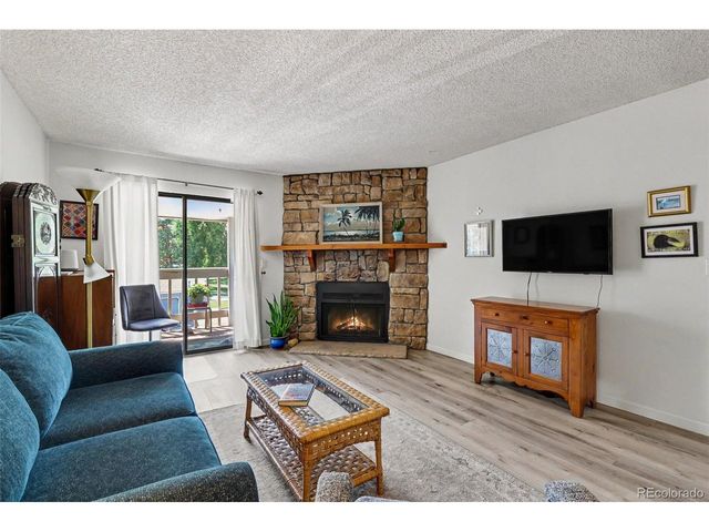 8335 Fairmount Dr 10-201, Denver, CO 80247