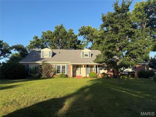 329 Turnbury Circle, Ballwin, MO 63011