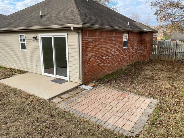 818 S Eastview Drive, Fayetteville, AR 72701