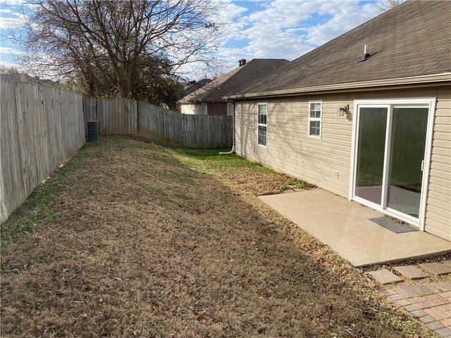 818 S Eastview Drive, Fayetteville, AR 72701